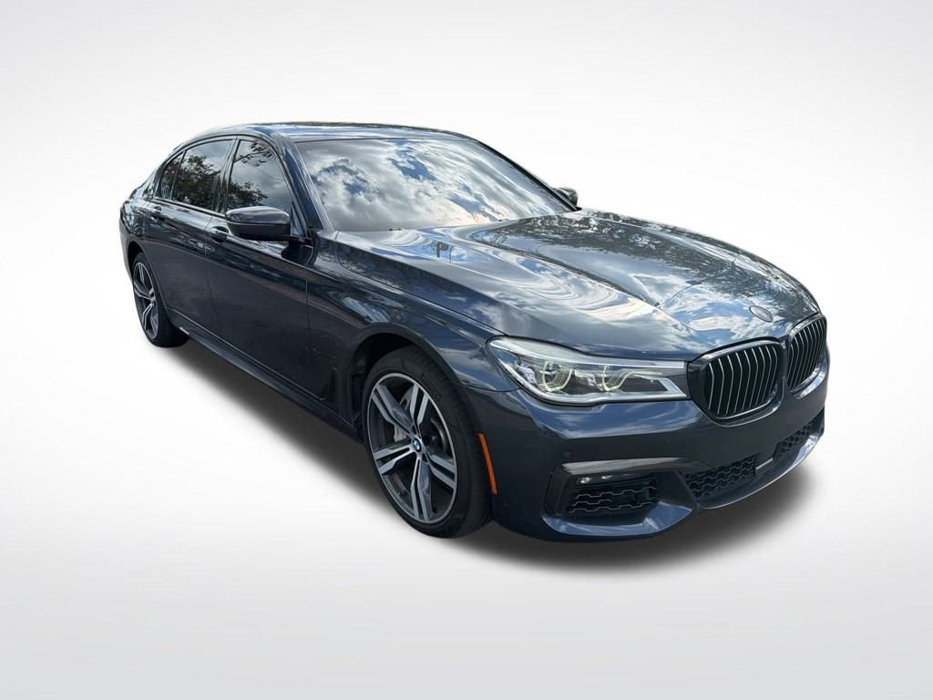 Used 2019 BMW 750i w/ Executive Package image 2