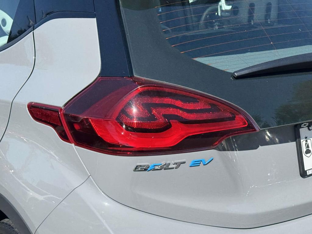 Used 2020 Chevrolet Bolt Premier w/ Infotainment Package FWD image 12
