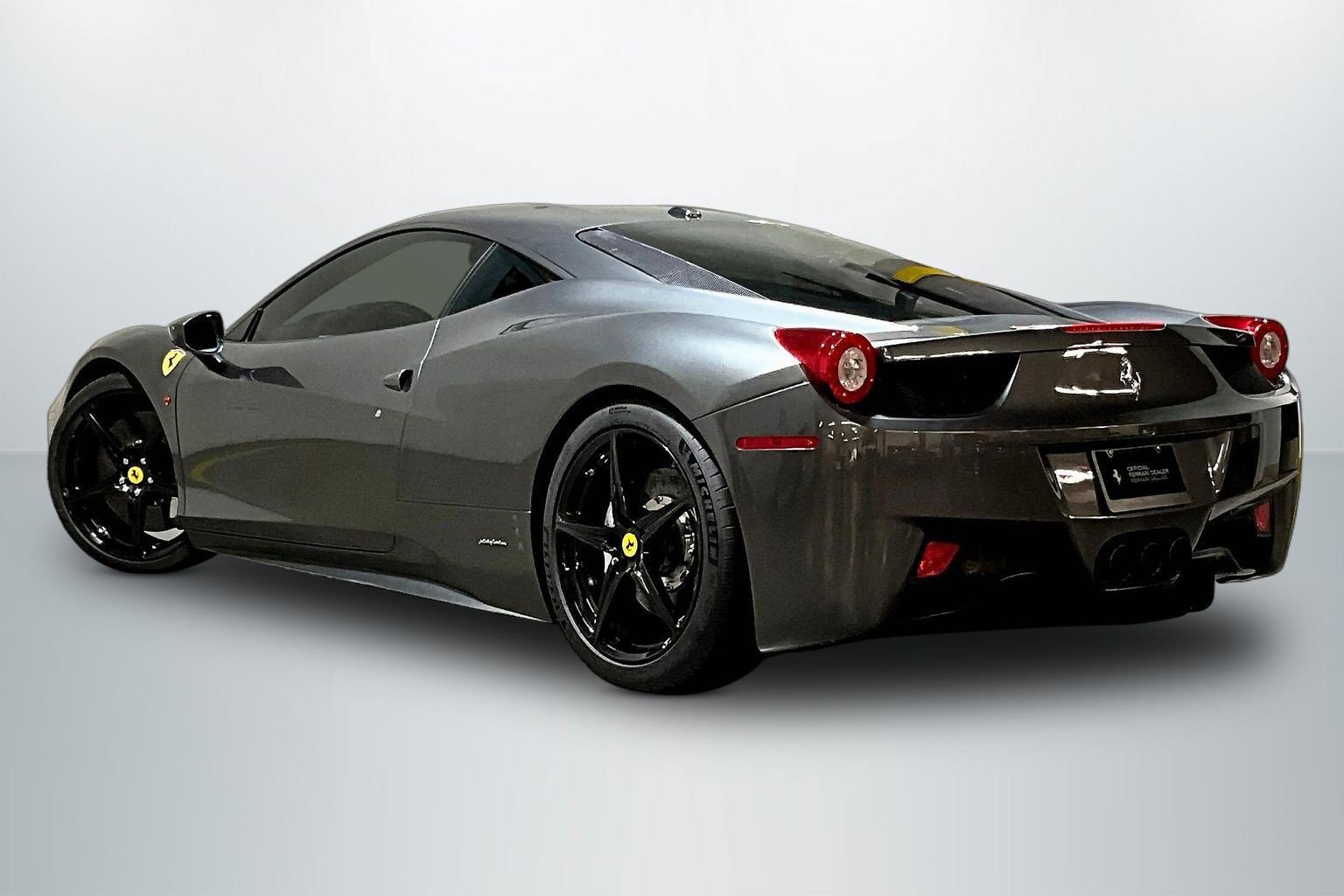 Used 2015 Ferrari 458 Italia Coupe RWD image 5