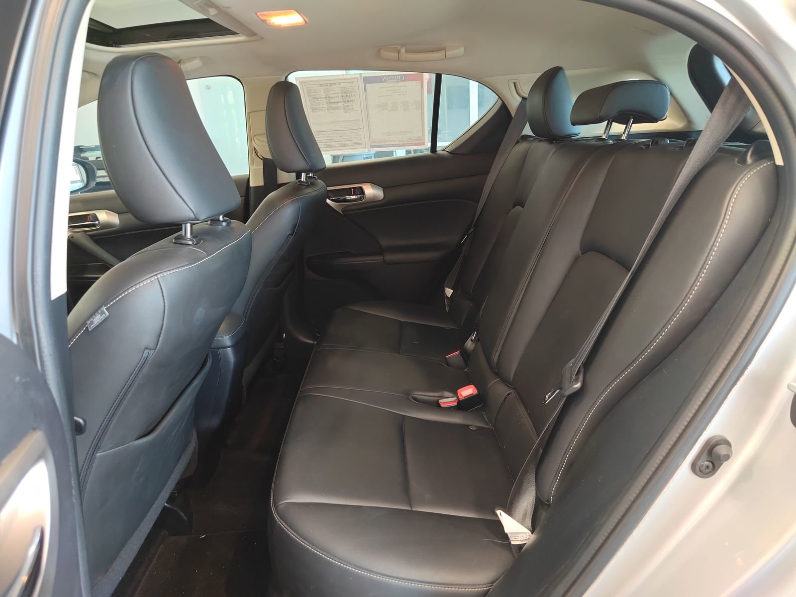 Used 2015 Lexus CT 200h image 12