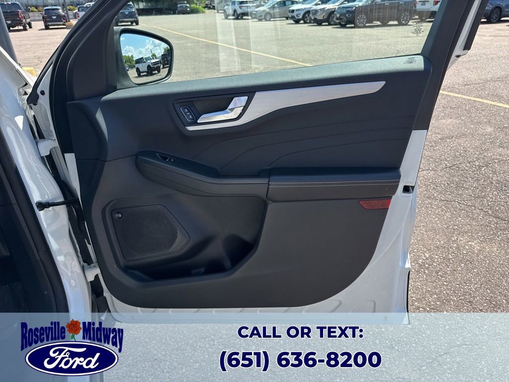 Used 2023 Ford Escape Platinum w/ Premium Technology Package AWD/4WD image 37