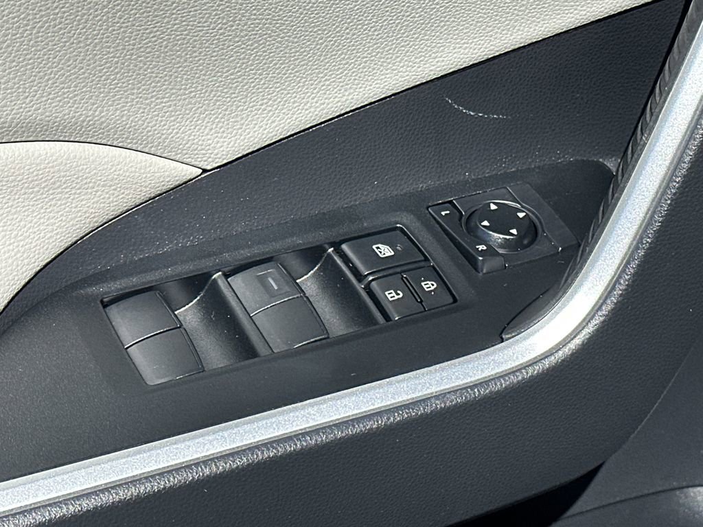 Used 2021 Toyota RAV4 XLE w/ Convenience Package image 20