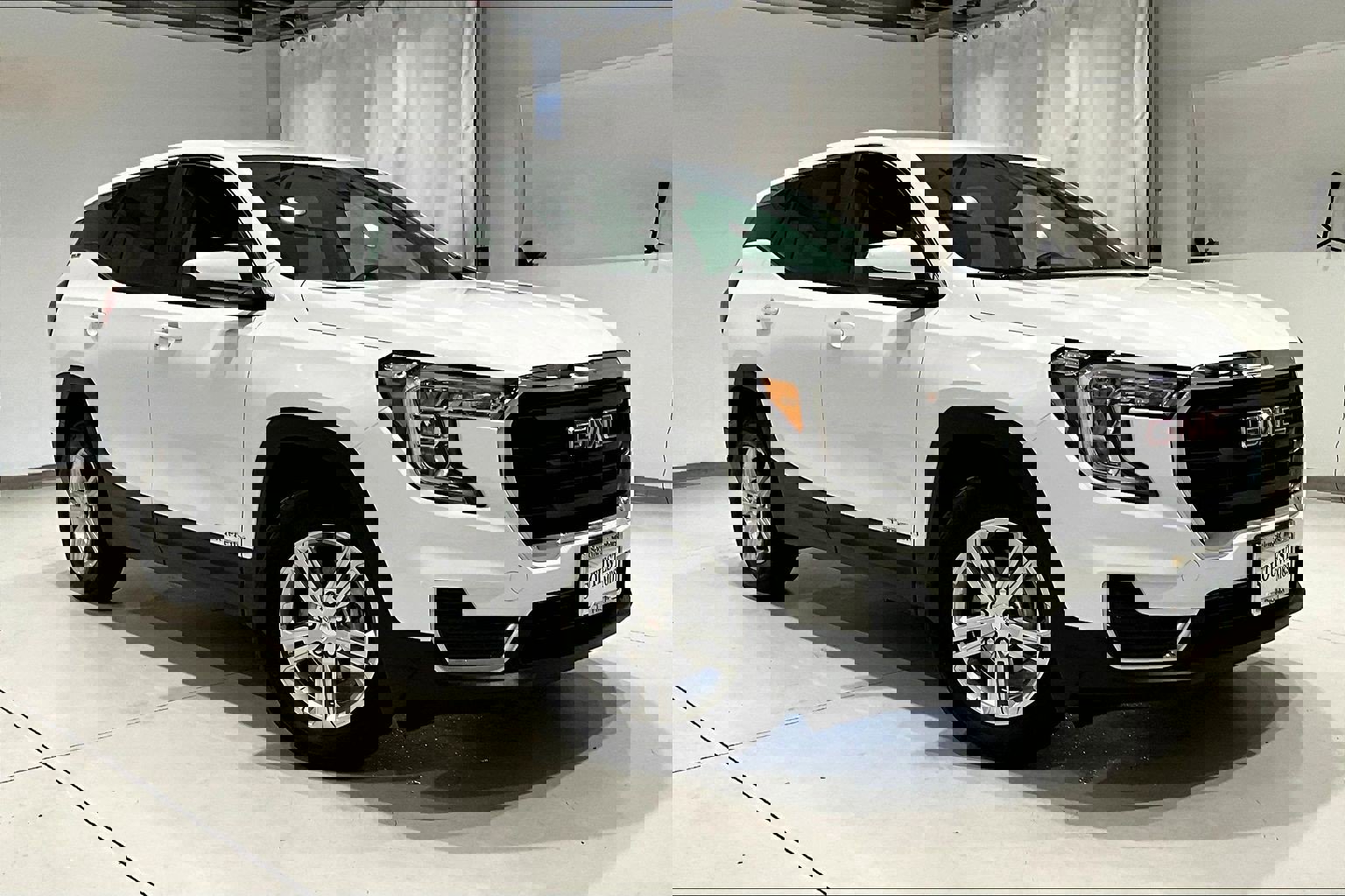 Used 2024 GMC Terrain SLE image 3