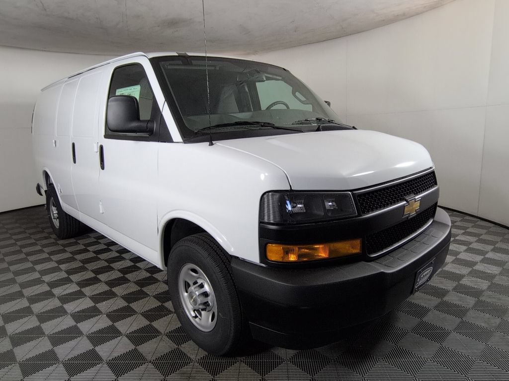 New 2026 Chevrolet Express 2500 w/ Driver Convenience Package RWD image 3