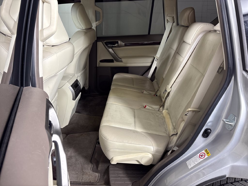 Used 2016 Lexus GX 460 w/ Premium Package AWD/4WD image 31