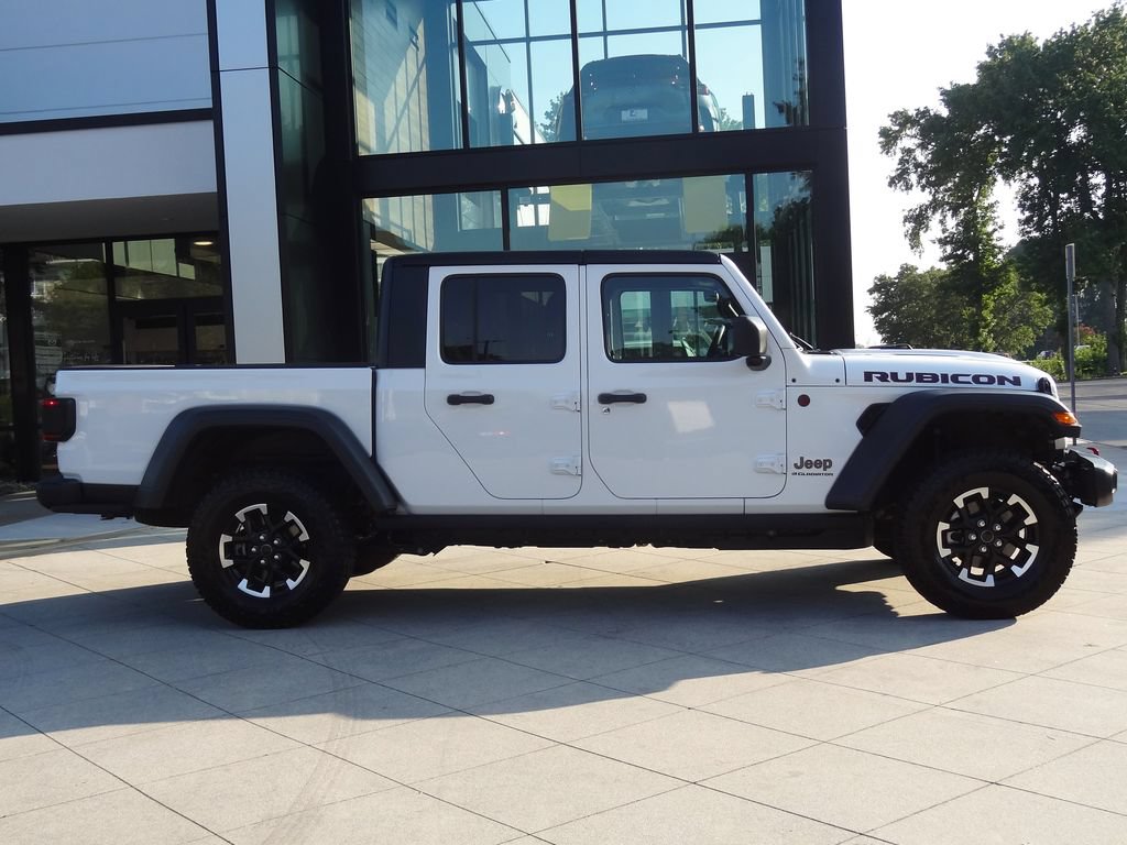 Used 2026 Jeep Gladiator Rubicon AWD/4WD image 3