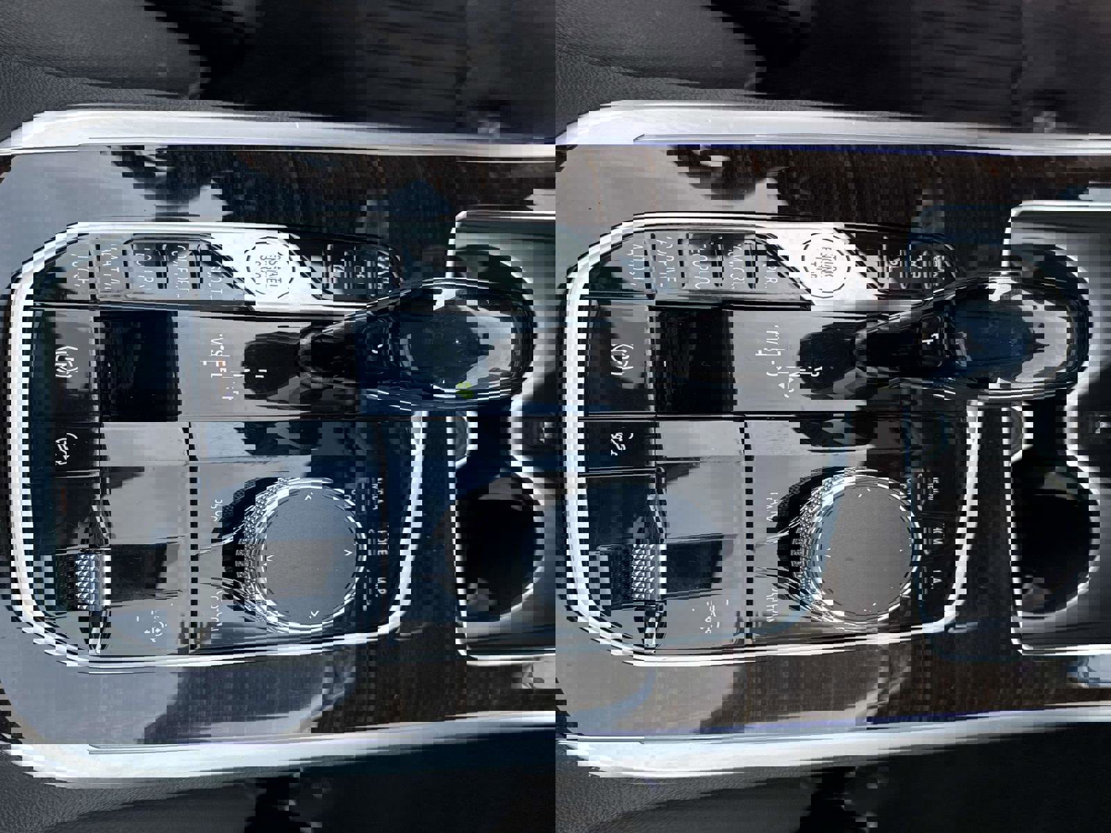 Used 2021 BMW X7 xDrive40i w/ Cold Weather Package image 26