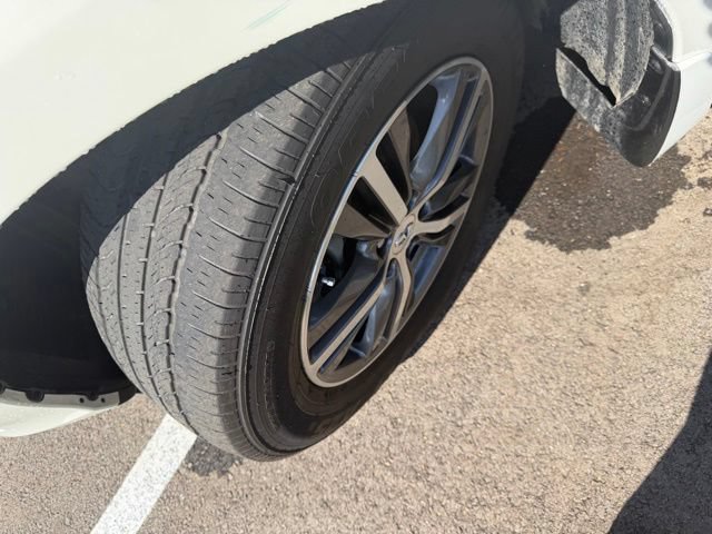 Used 2020 INFINITI QX60 Luxe w/ Essential Package FWD image 3