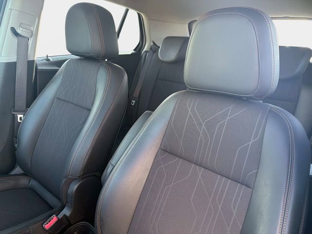 Used 2021 Chevrolet Trax LT w/ Sport Edition FWD image 19