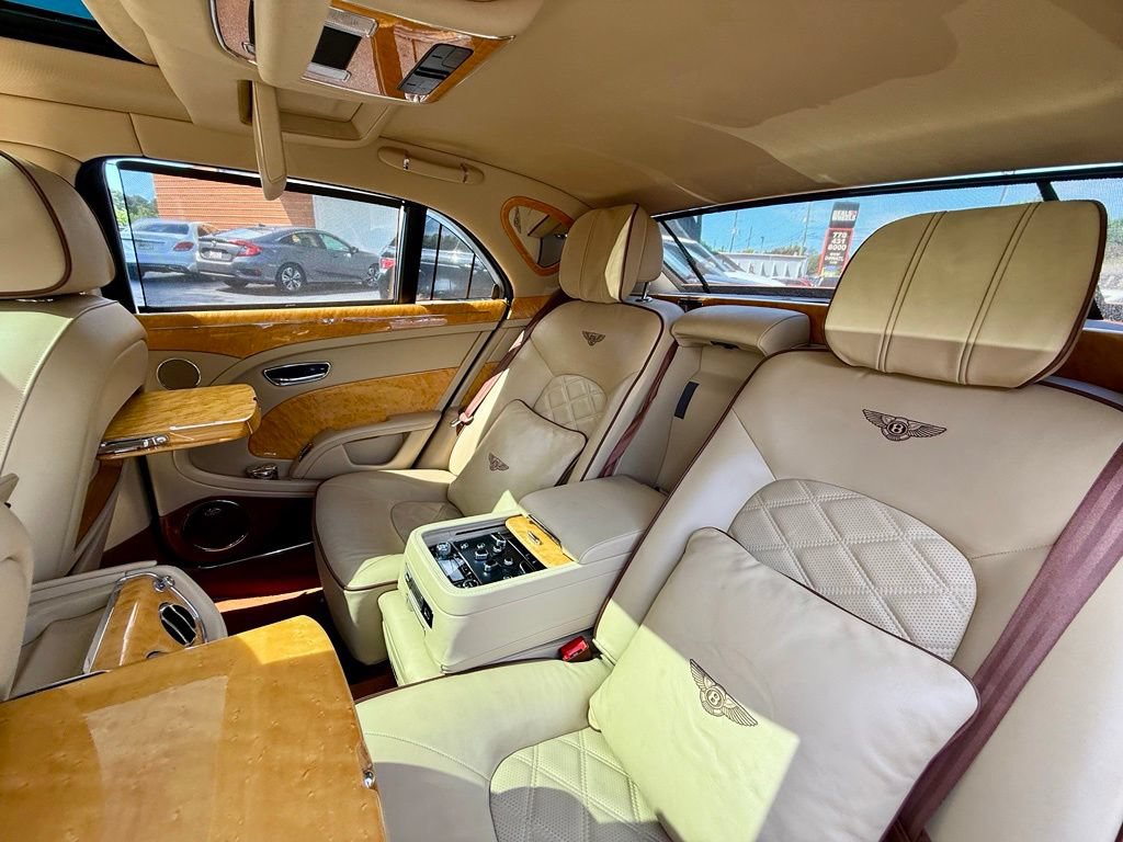 Used 2016 Bentley Mulsanne RWD image 56