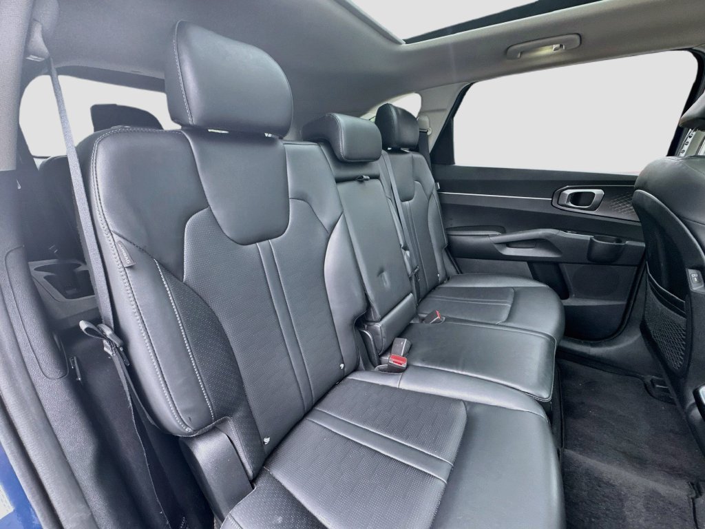Certified 2024 Kia Sorento S w/ Panoramic Sunroof Package AWD/4WD image 33