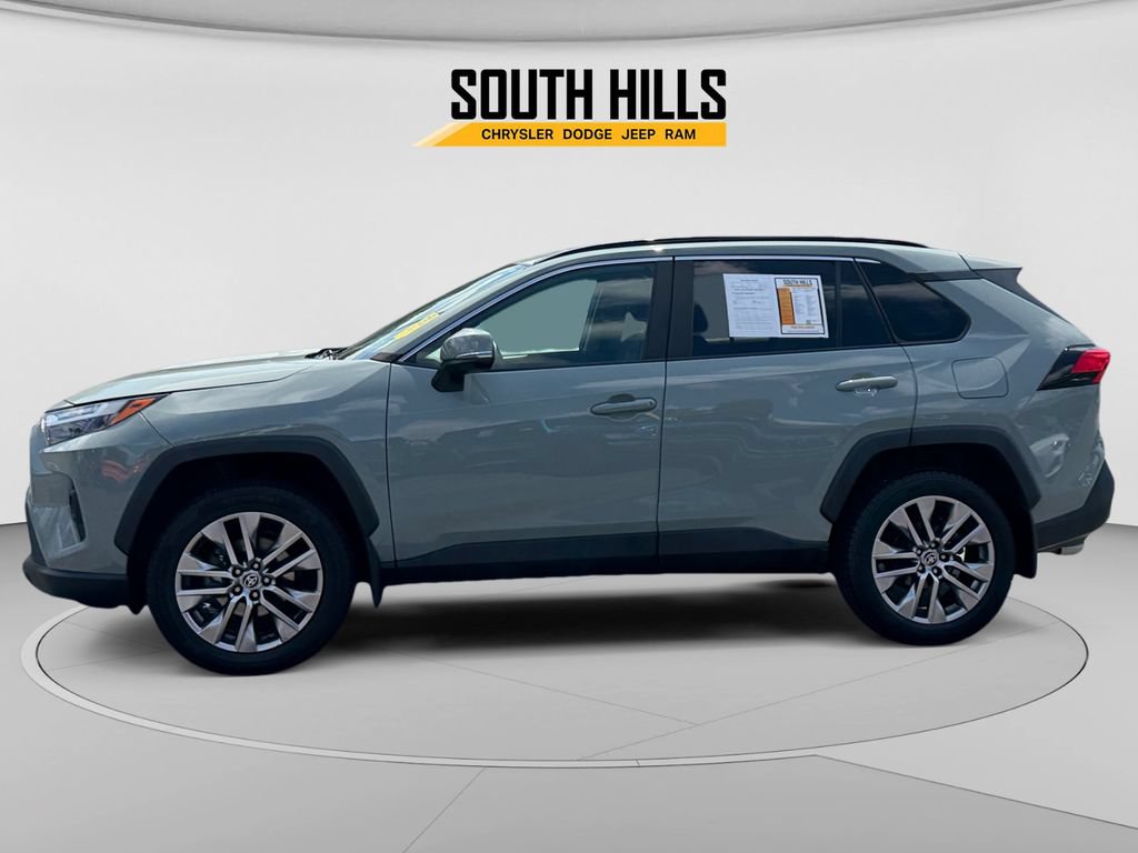 Used 2022 Toyota RAV4 XLE Premium AWD/4WD image 2