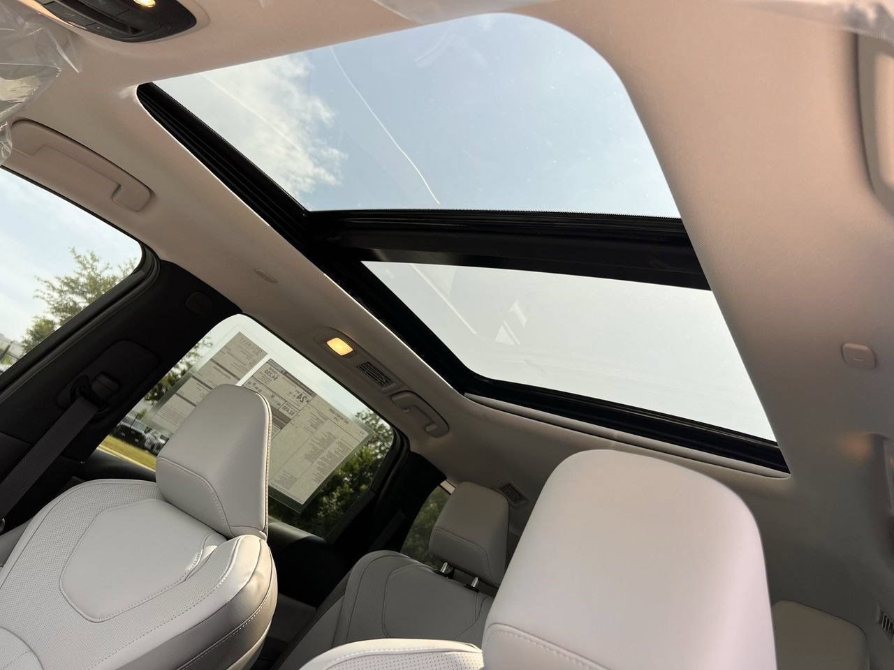 New 2027 INFINITI QX60 Luxe FWD image 18