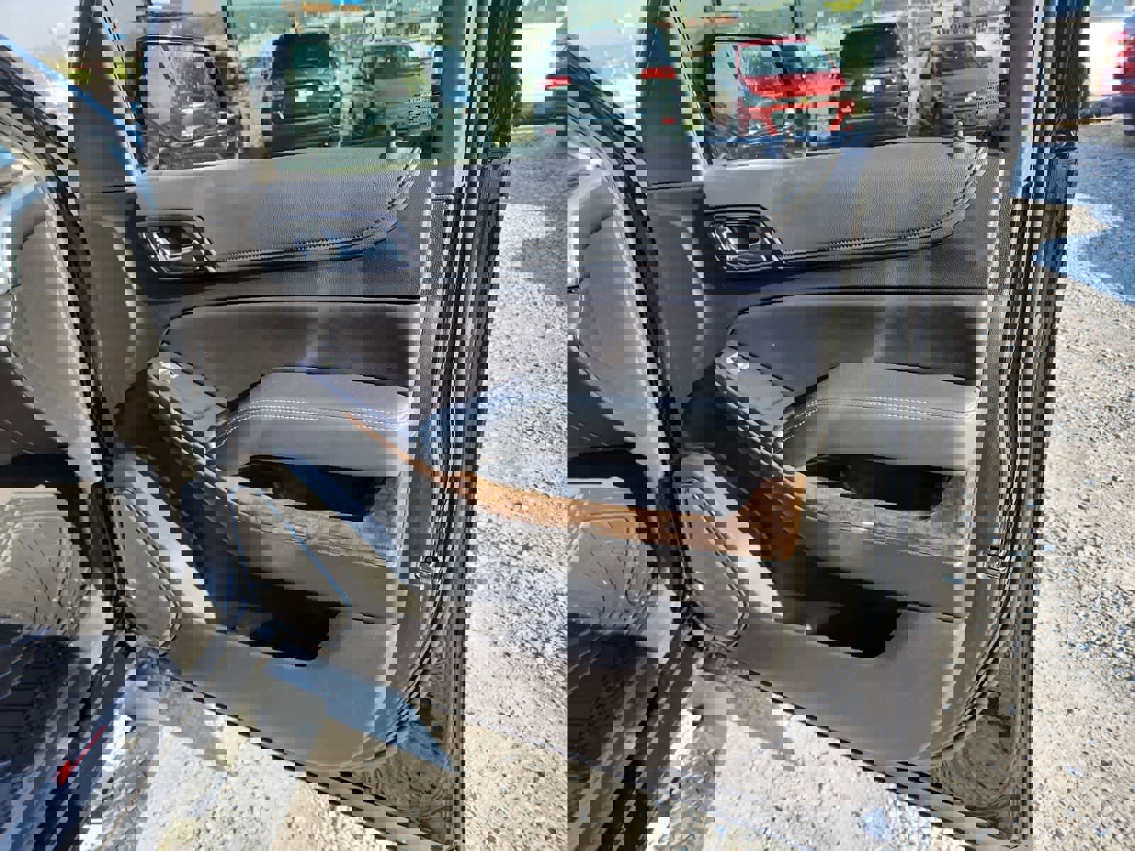 Used 2019 Chevrolet Suburban LT image 22