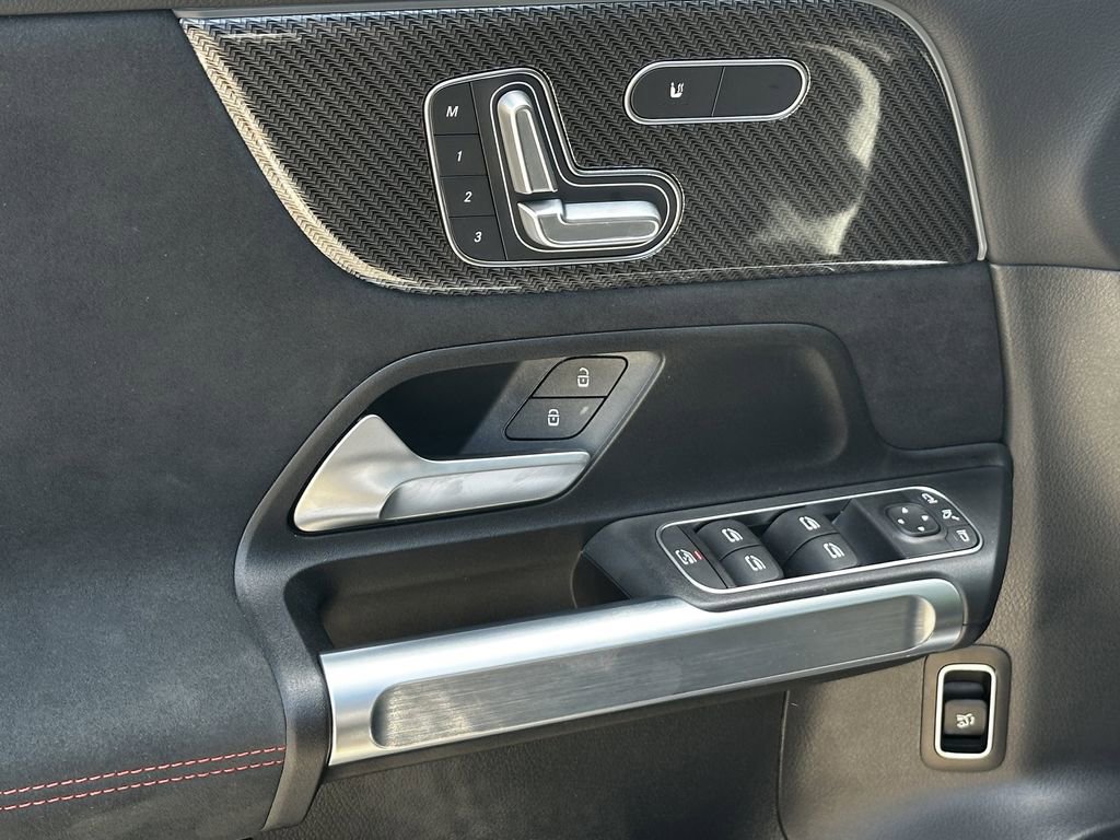 Certified 2025 Mercedes-Benz GLB 250 4MATIC image 12