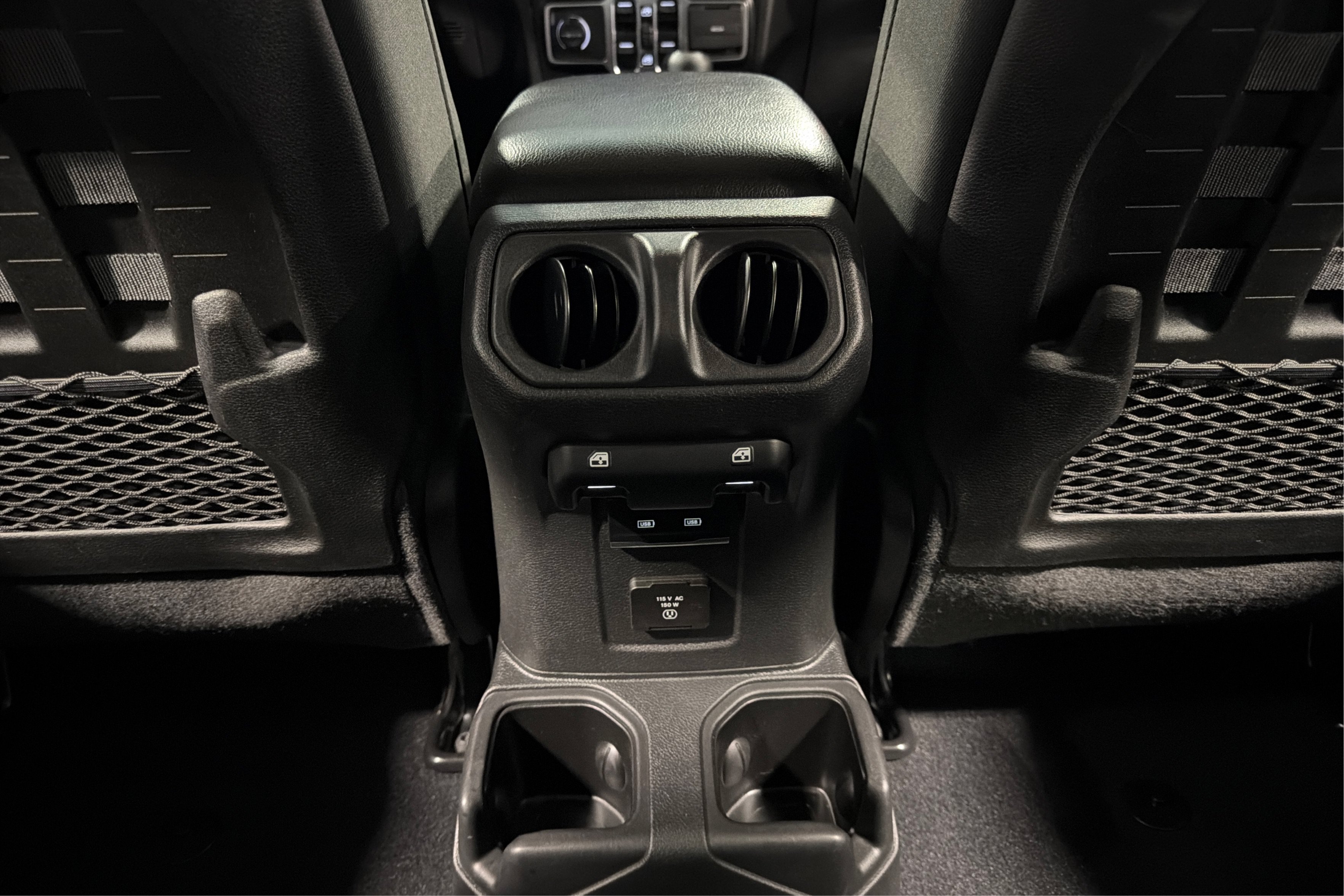 Used 2022 Jeep Wrangler Unlimited Rubicon AWD/4WD image 38