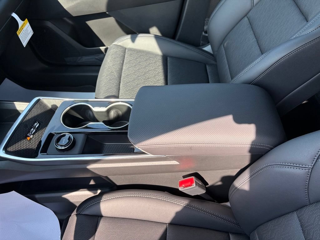 New 2027 Chevrolet Equinox LT w/ Convenience Package II FWD image 27