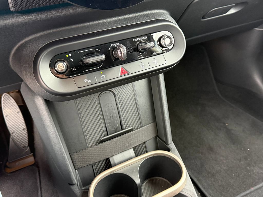 Certified 2025 MINI Cooper 2-Door Hardtop FWD image 15
