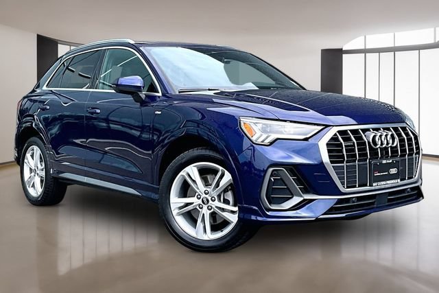 Used 2023 Audi Q3 2.0T Premium w/ Convenience Package AWD/4WD image 1