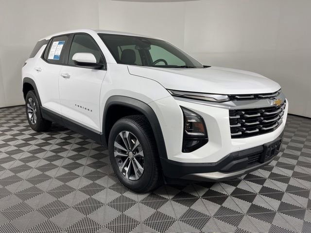 Used 2025 Chevrolet Equinox LT FWD image 3