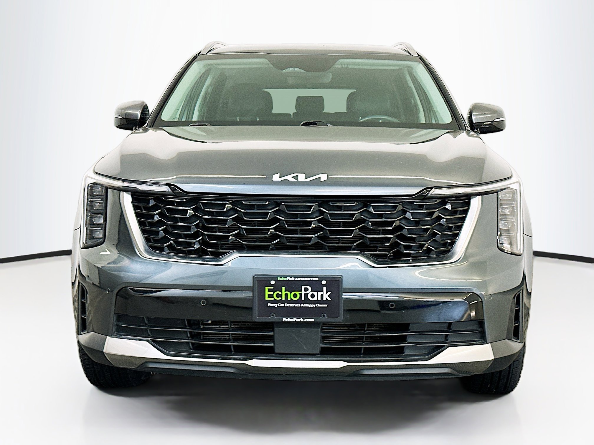 Used 2024 Kia Sorento S image 2