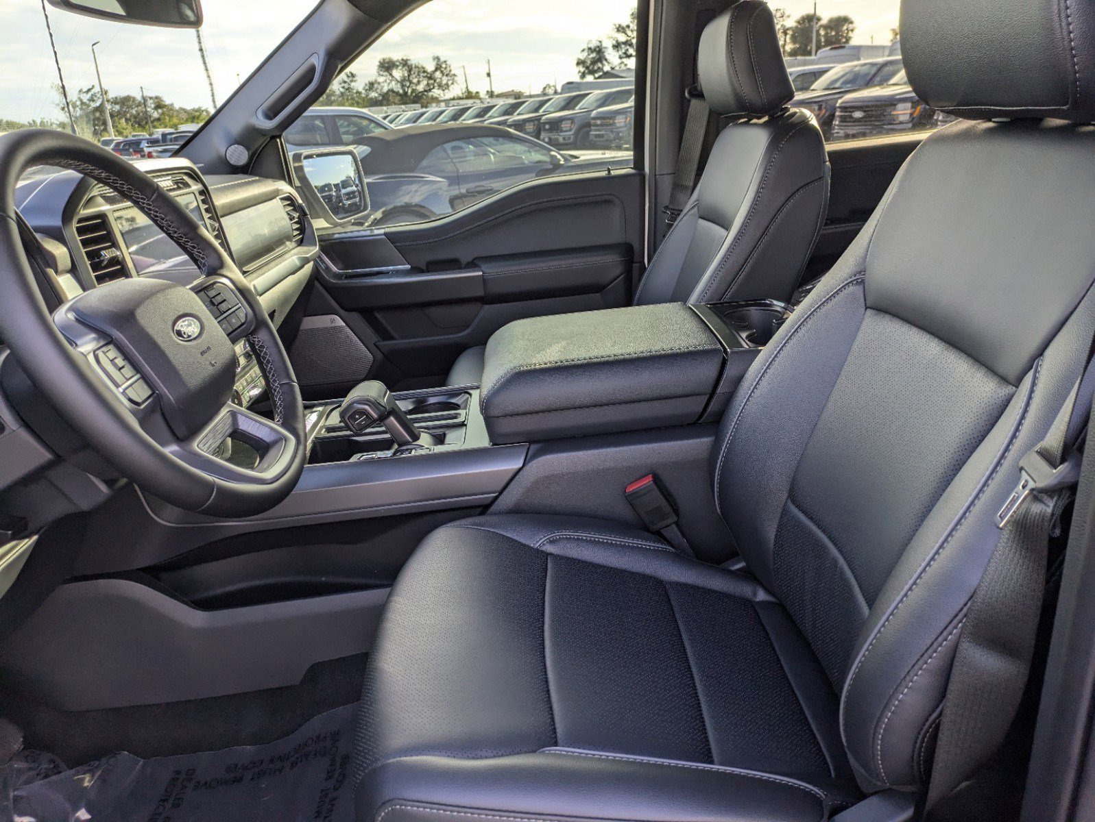 Used 2025 Ford F150 Lariat w/ Equipment Group 501A Mid image 26