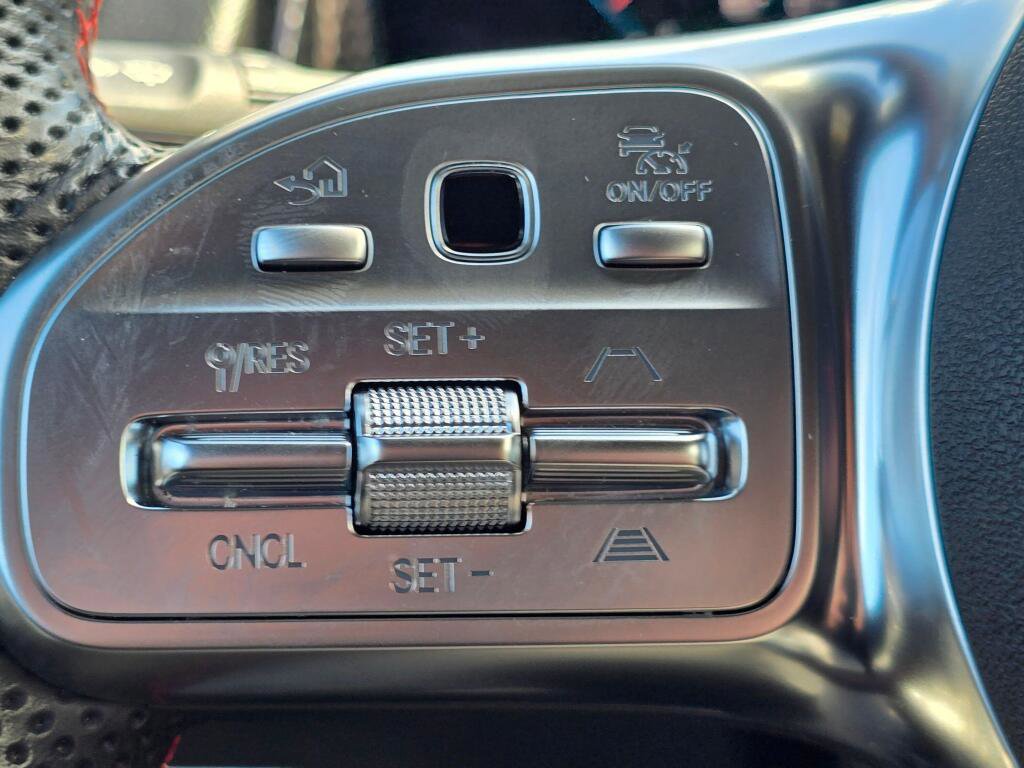 Used 2023 Mercedes-Benz EQB 300 4MATIC image 42