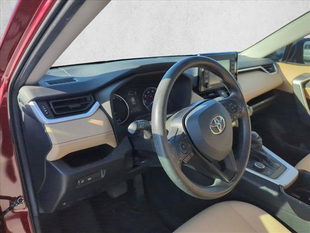 Certified 2022 Toyota RAV4 LE AWD/4WD image 13