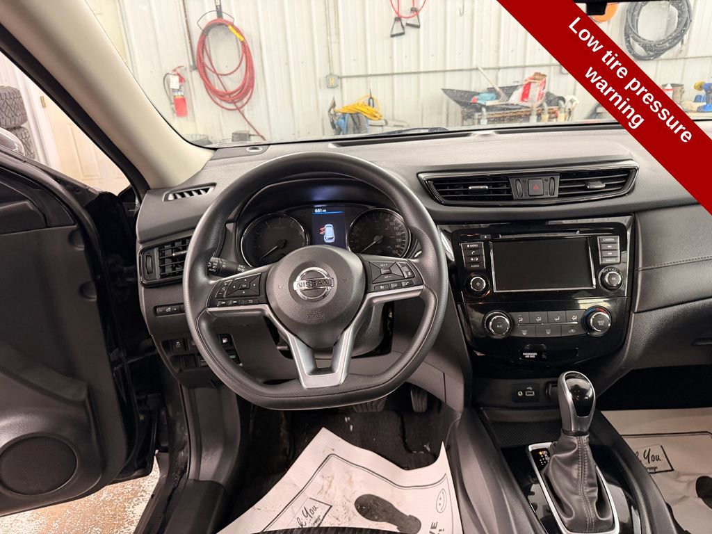 Used 2020 Nissan Rogue SV image 21