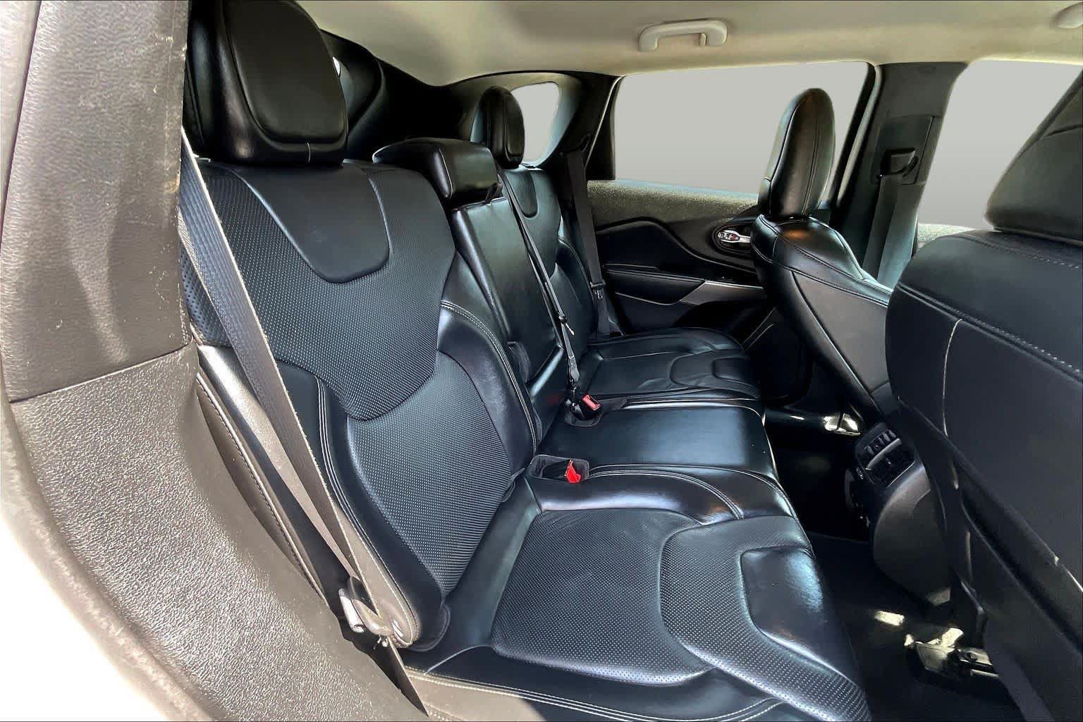 Used 2020 Jeep Cherokee Limited AWD/4WD image 19