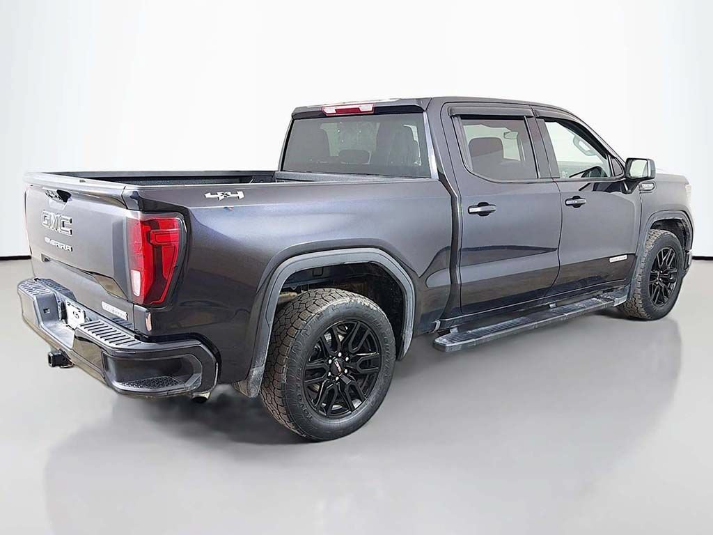 Used 2022 GMC Sierra 1500 Elevation w/ LPO, Elevation Black Package AWD/4WD image 11