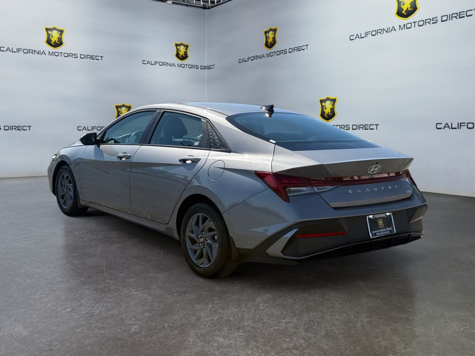 Used 2024 Hyundai Elantra Blue FWD image 3