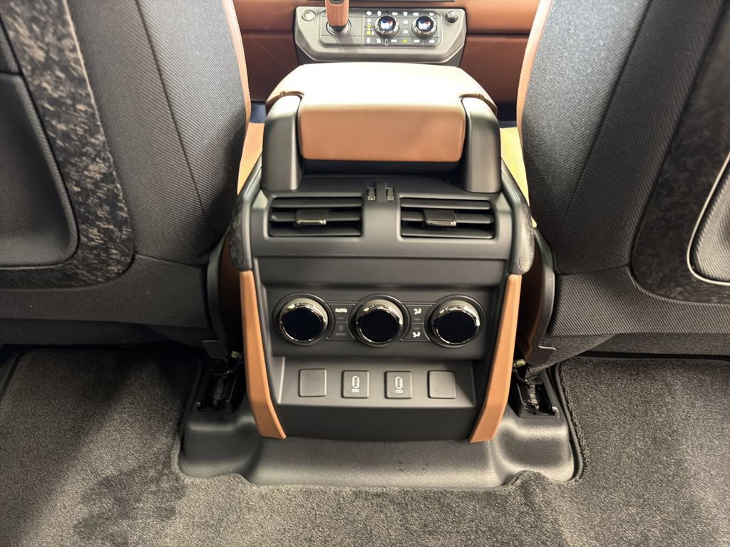 New 2026 Land Rover Defender 110 OCTA AWD/4WD image 18