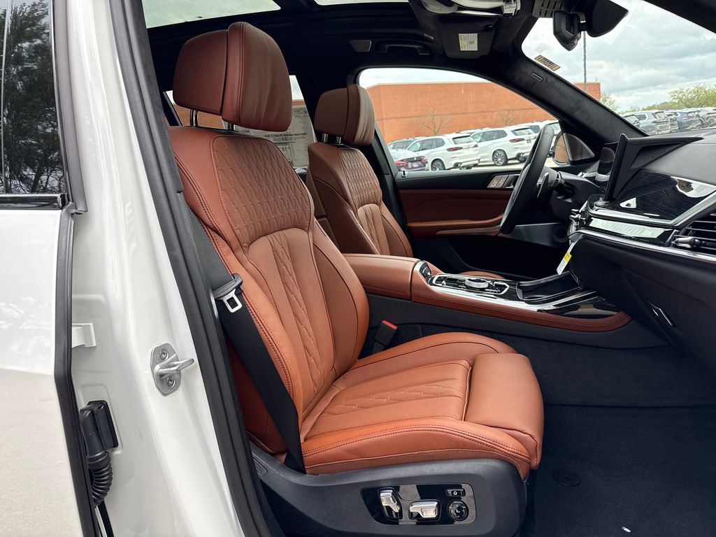 New 2026 BMW X7 M60i image 30