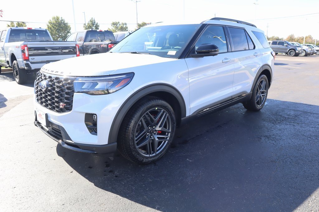 New 2026 Ford Explorer ST w/ Sun And Sound Package image 11