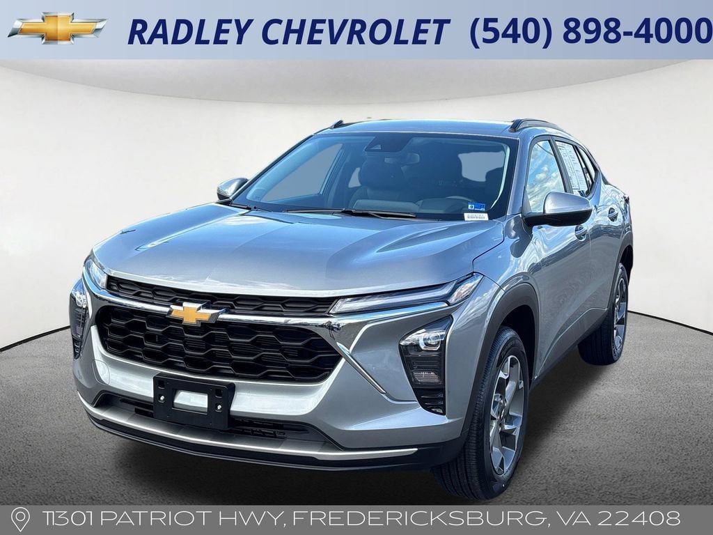 Used 2025 Chevrolet Trax LT w/ LT Convenience Package FWD image 1