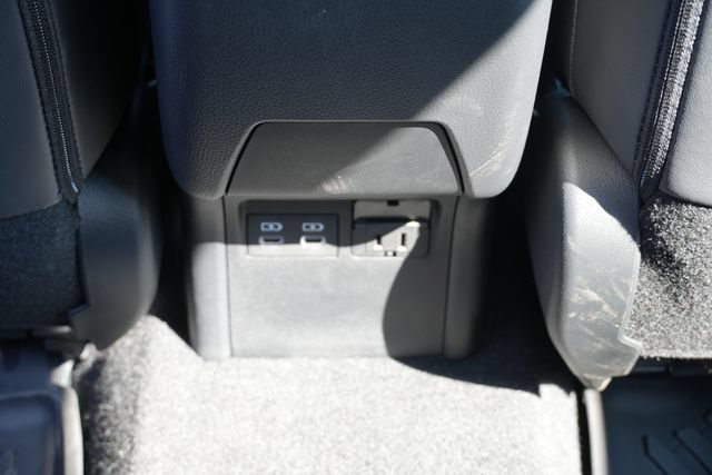 Used 2026 Toyota Prius Plug-In Hybrid FWD image 18