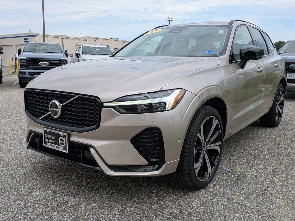 Certified 2023 Volvo XC60 B6 Ultimate w/ Protection Package Premier AWD/4WD image 8