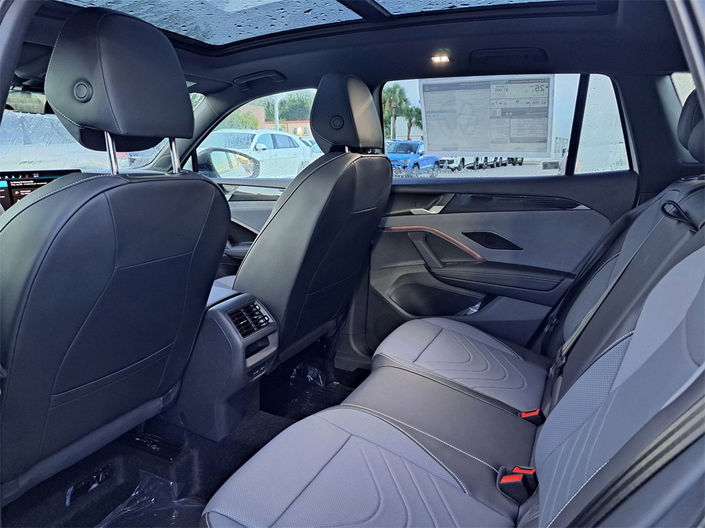 New 2026 Volkswagen Tiguan SE R-Line image 4