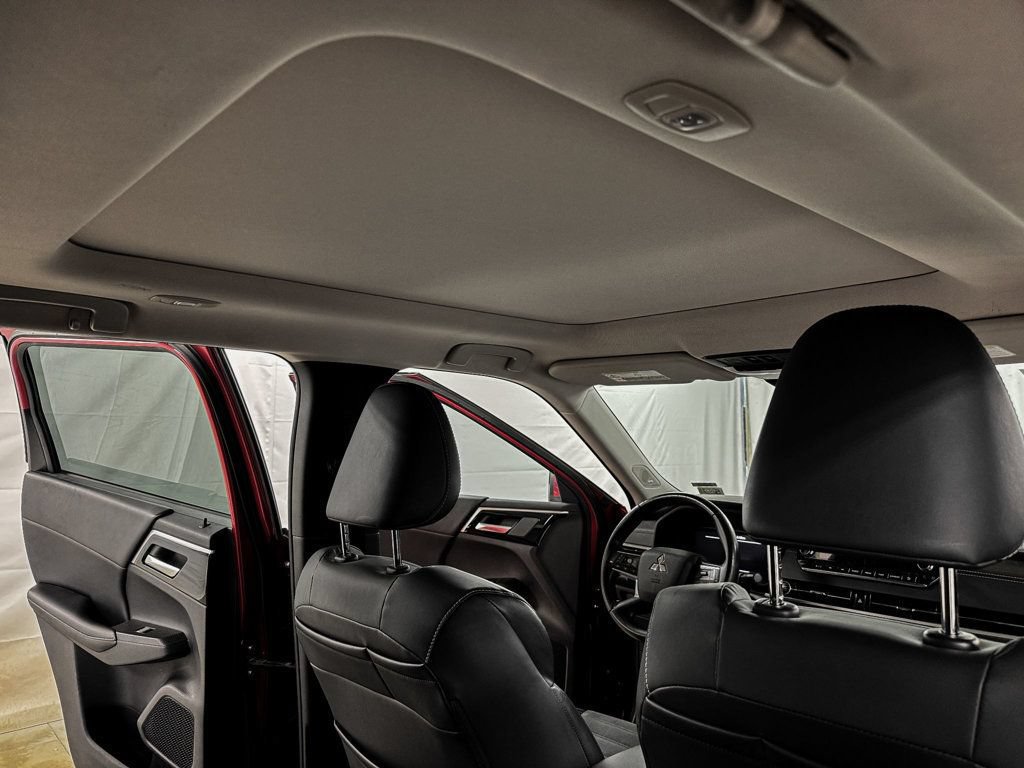 Used 2022 Mitsubishi Outlander 4WD SE image 13