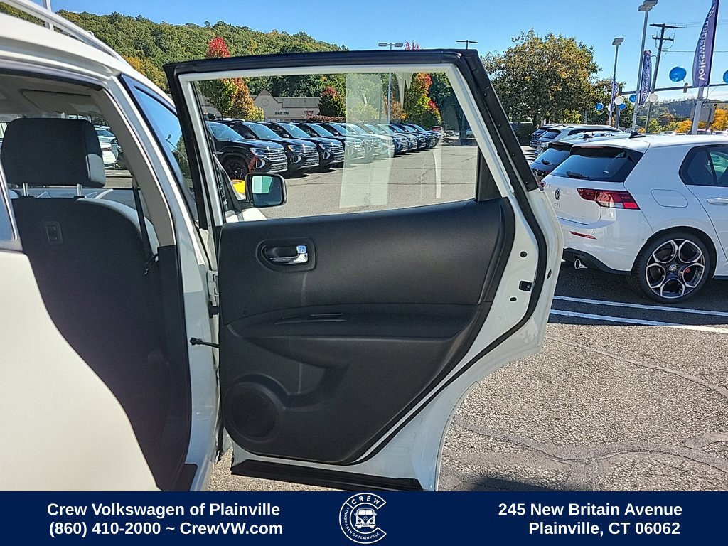 Used 2015 Nissan Rogue S w/ Convenience Package AWD/4WD image 45