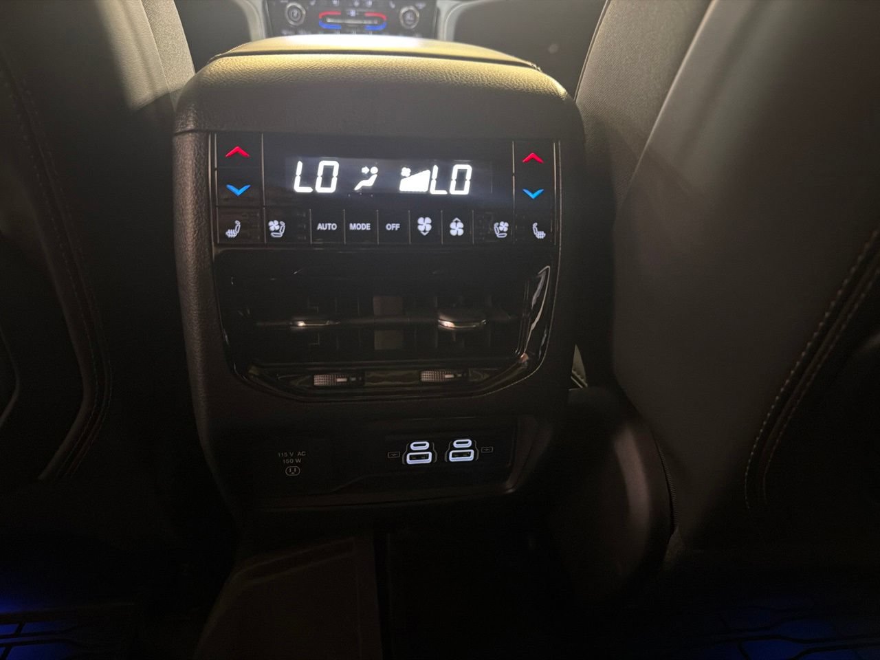 Used 2023 Jeep Grand Cherokee L Summit AWD/4WD image 31