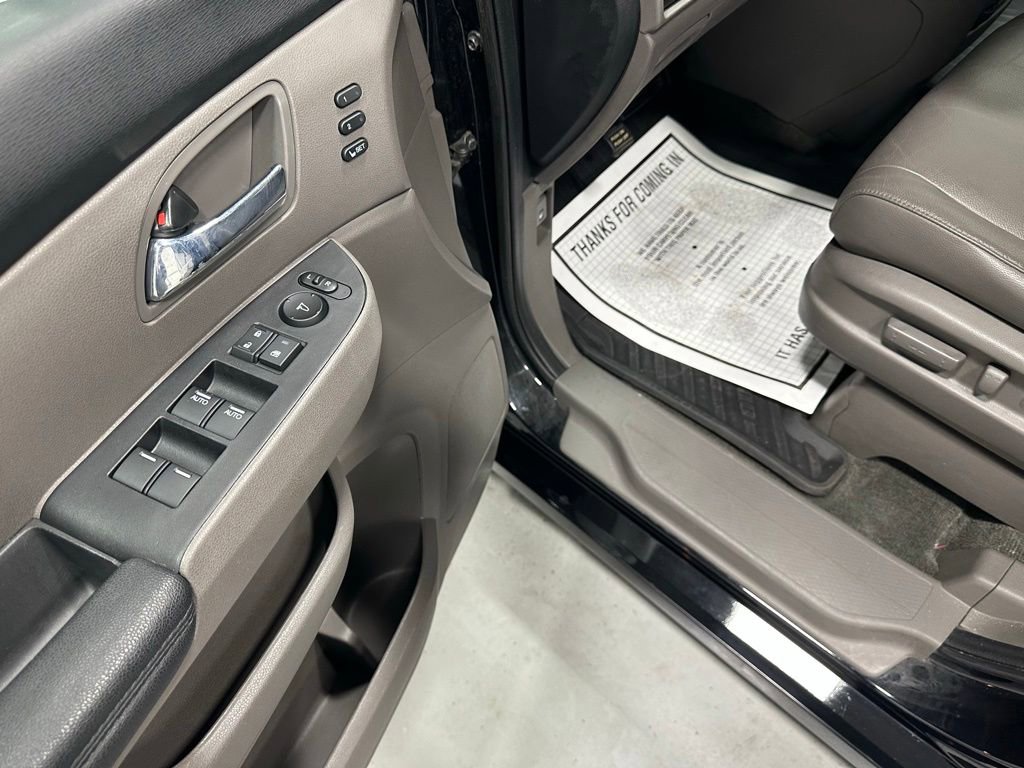 Used 2016 Honda Odyssey Touring Elite image 9