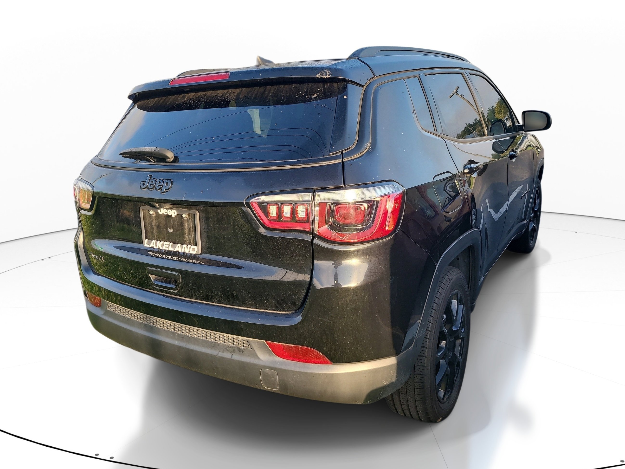 Used 2023 Jeep Compass Latitude AWD/4WD image 4