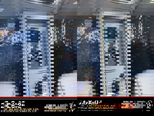 New 2025 Volkswagen Tiguan SE image 36