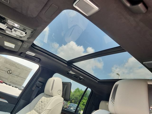 New 2026 Cadillac Escalade ESV Platinum Luxury w/ LPO, Radiant Package AWD/4WD image 10