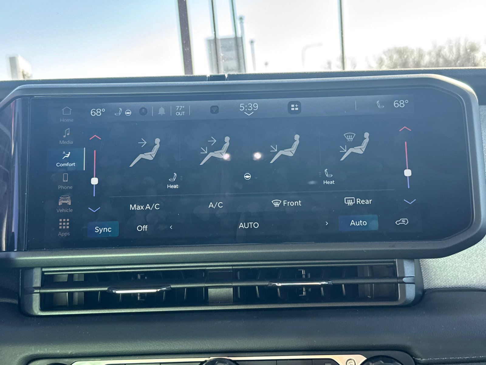 Used 2024 Jeep Wrangler Sahara w/ Safety Group image 12