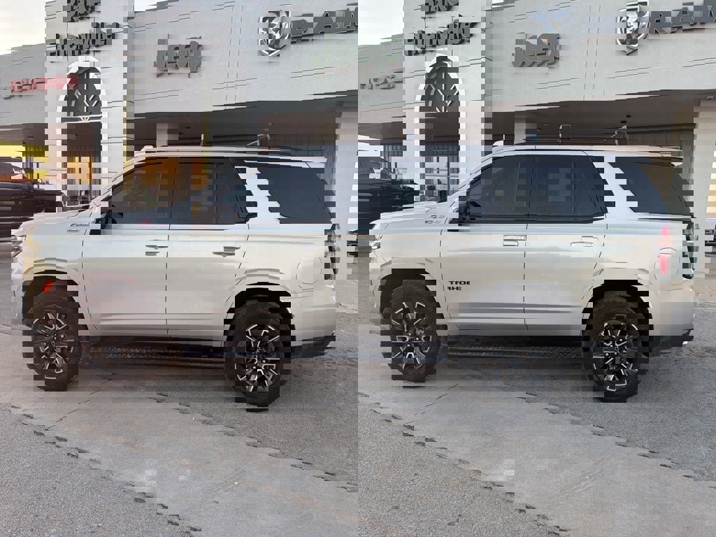 Used 2022 Chevrolet Tahoe Z71 w/ Z71 Off-Road Package image 2