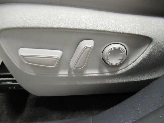 Used 2024 Toyota Highlander XLE image 18