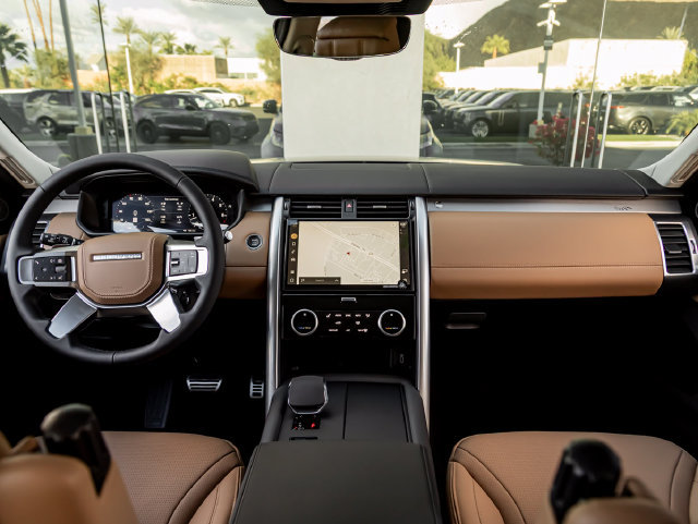 New 2026 Land Rover Discovery Limited Edition AWD/4WD image 23